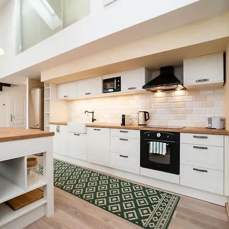 شقة Luxurious And Chic Duplex 2 Bed براغ
