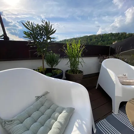 Luxurious And Chic Duplex 2 Bed Πράγα