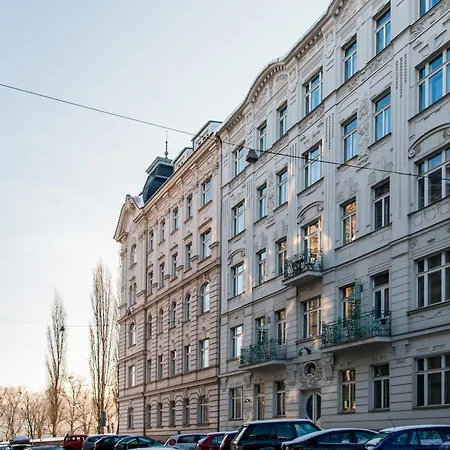 Luxurious And Chic Duplex 2 Bed *