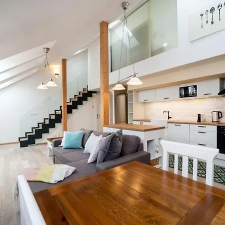 Lägenhet Luxurious And Chic Duplex 2 Bed Prag